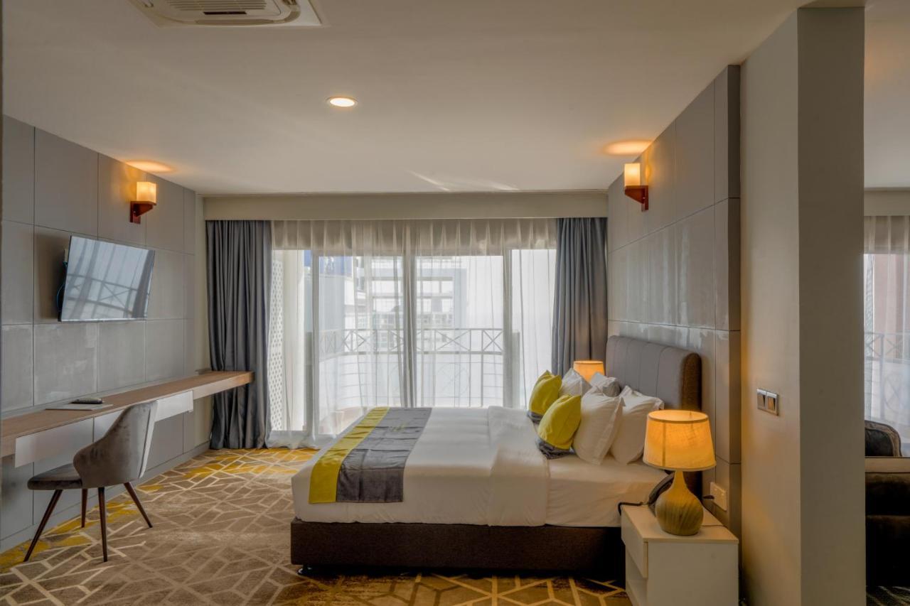 Manhattan Business Hotel, Мале Экстерьер фото