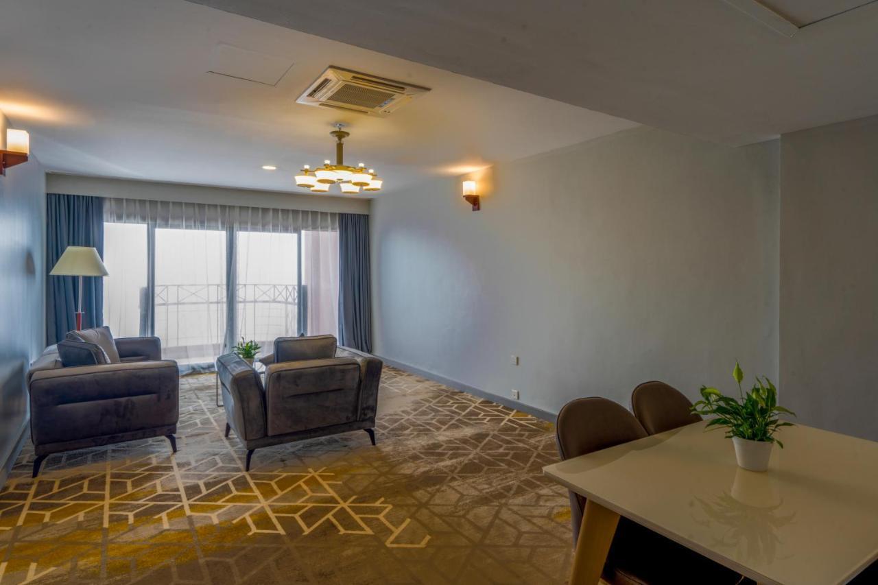 Manhattan Business Hotel, Мале Экстерьер фото