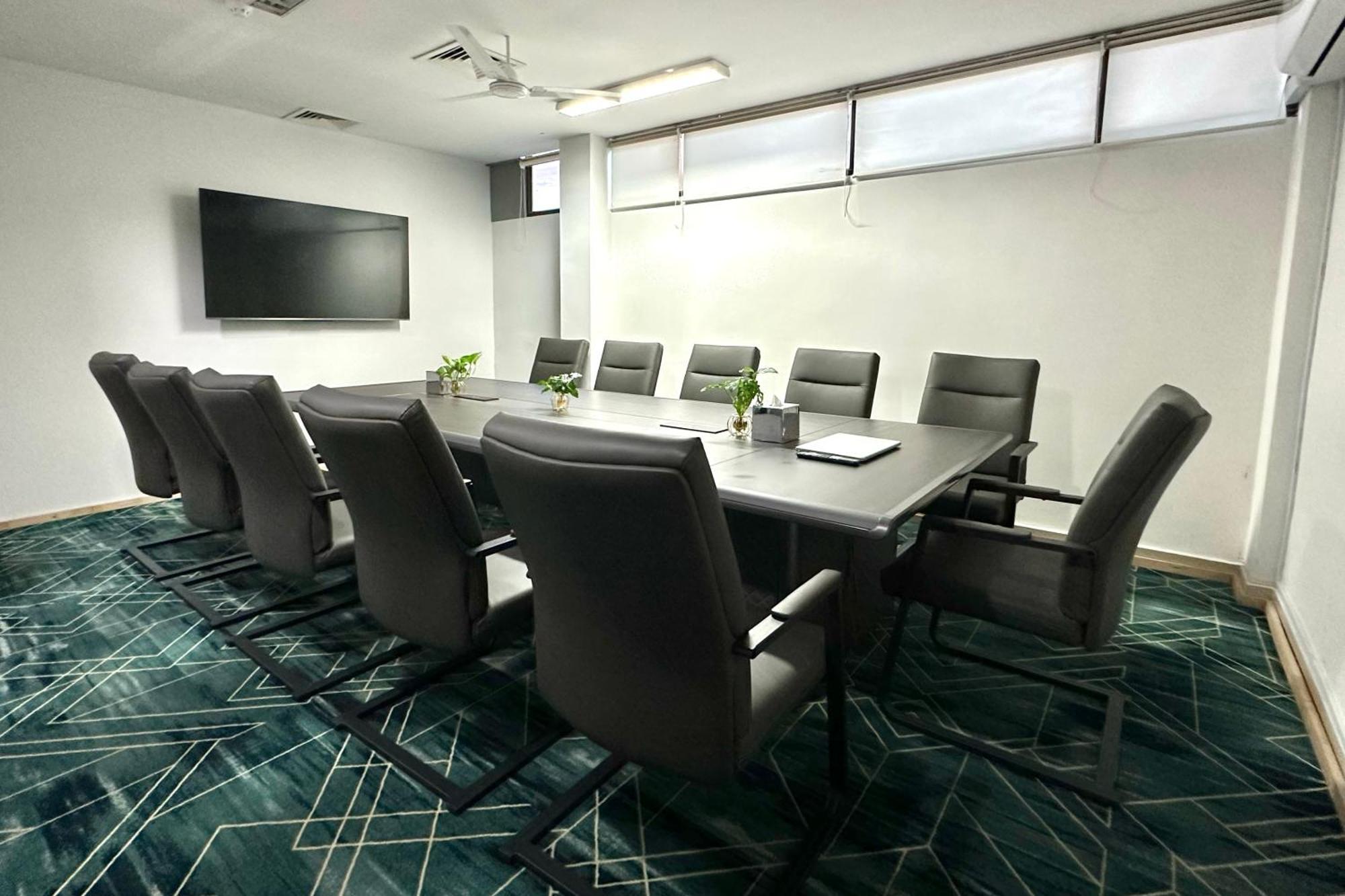 Manhattan Business Hotel, Мале Экстерьер фото