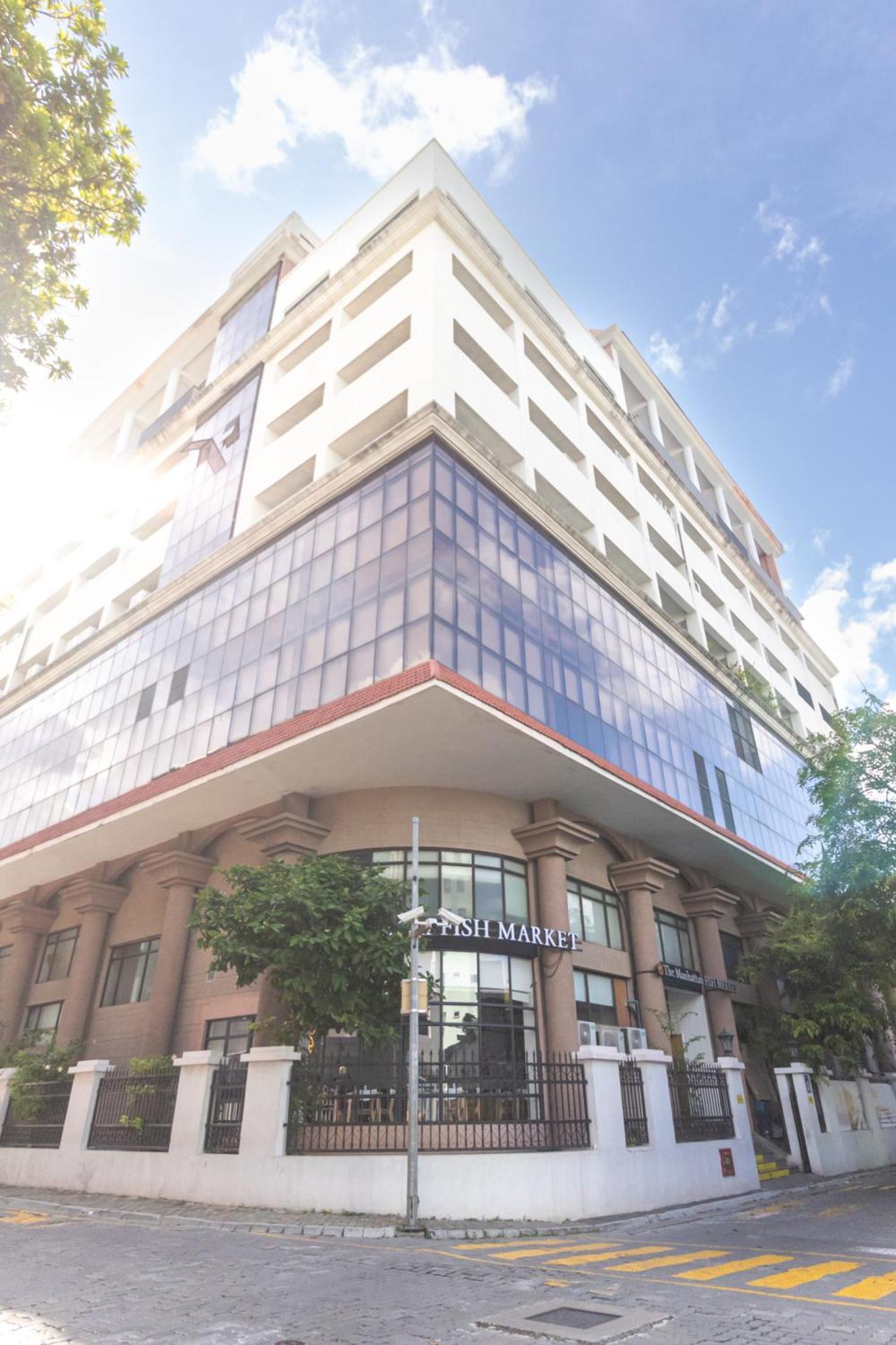 Manhattan Business Hotel, Мале Экстерьер фото