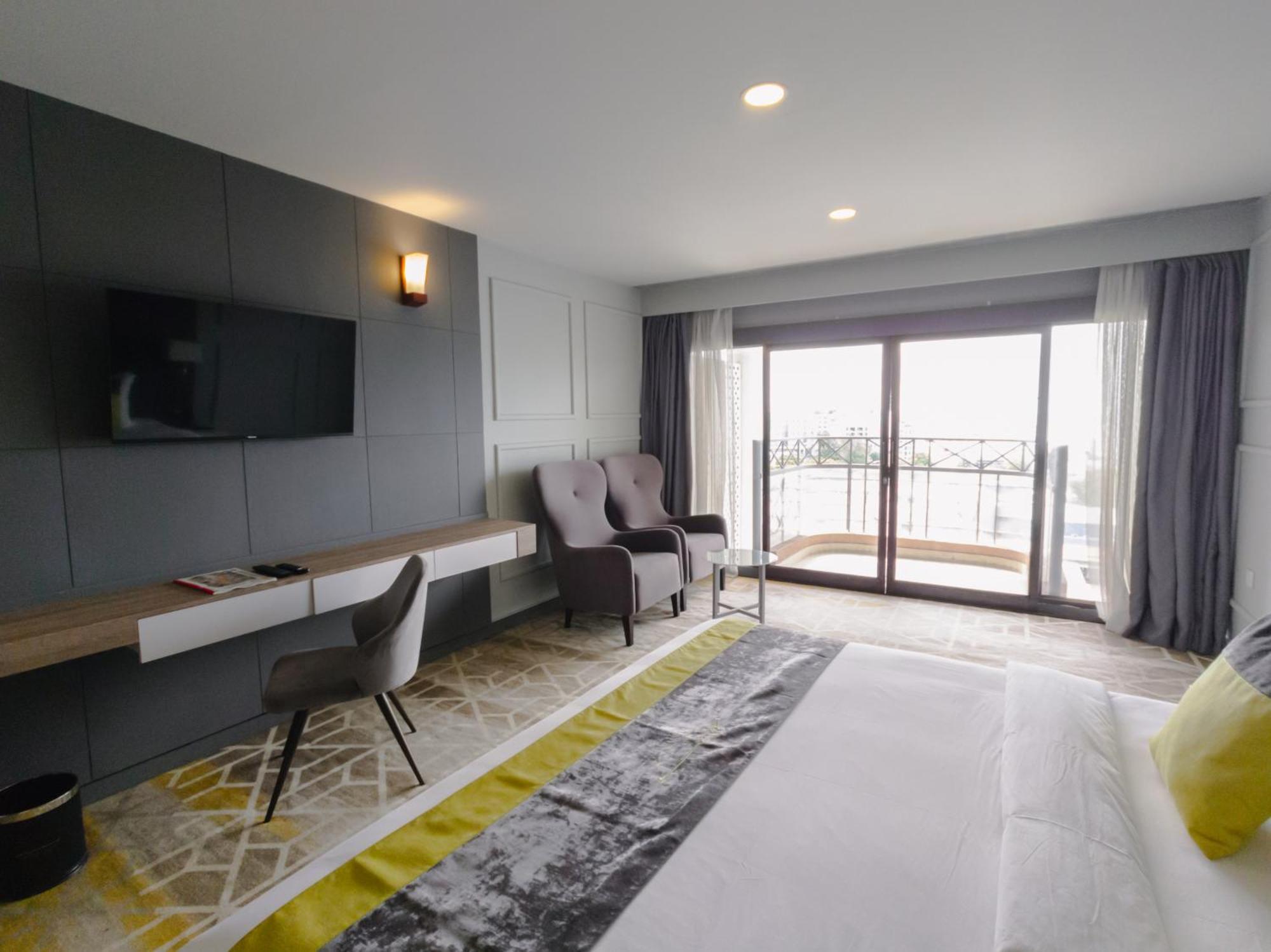 Manhattan Business Hotel, Мале Экстерьер фото